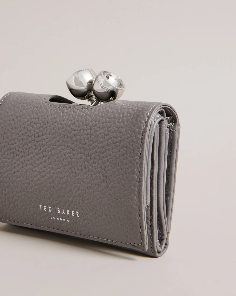 TED BAKER ΠΟΡΤΟΦΟΛΙ